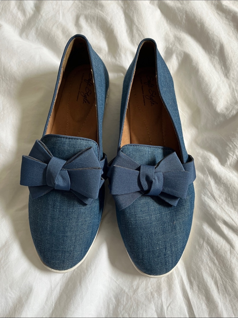 Soft Style by Hush Puppies Padme Loafers – Blue Denim bow– Size 9 1/2 wide larg
